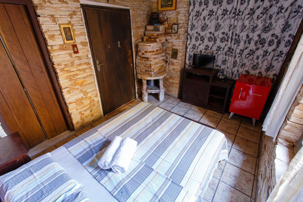 Chale De Pedra - Hospedaria Сан-Томе-дас-Летрас Экстерьер фото